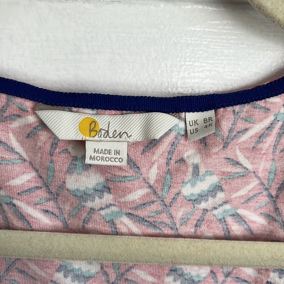 Boden Elspeth Jersey Bird Print Pink Jersey Dress - Picture 4 of 8